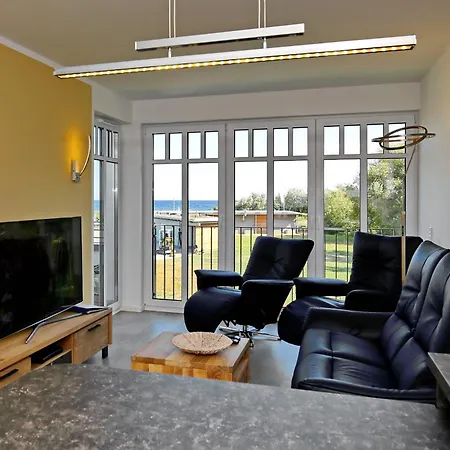 Linden-palais 18 *